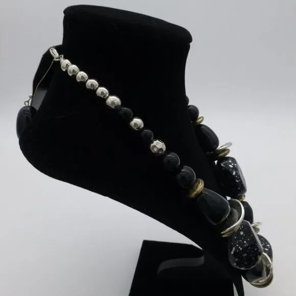 New In Package. Necklace and Earring Set: Black Chunky Necklace and Earrings - Picture 4 of 6